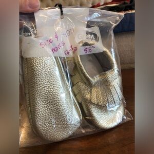 NEW LEATHER gold moccasins size 12-18 month